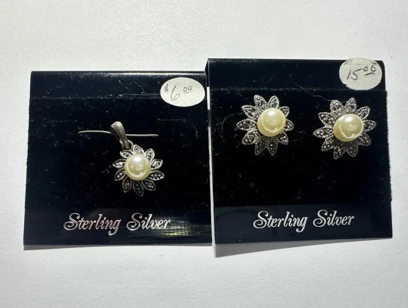 Coordinating NOS Pearl and Sterling Silver from auction in Clifford , Pennsylvania — image 27