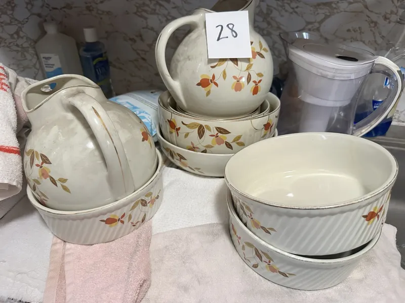 Hall China Kitchenware Lot Hall Quality Kitchenware floral pattern mixing bowls and pitchers from auction in Clifford , Pennsylvania — image 28