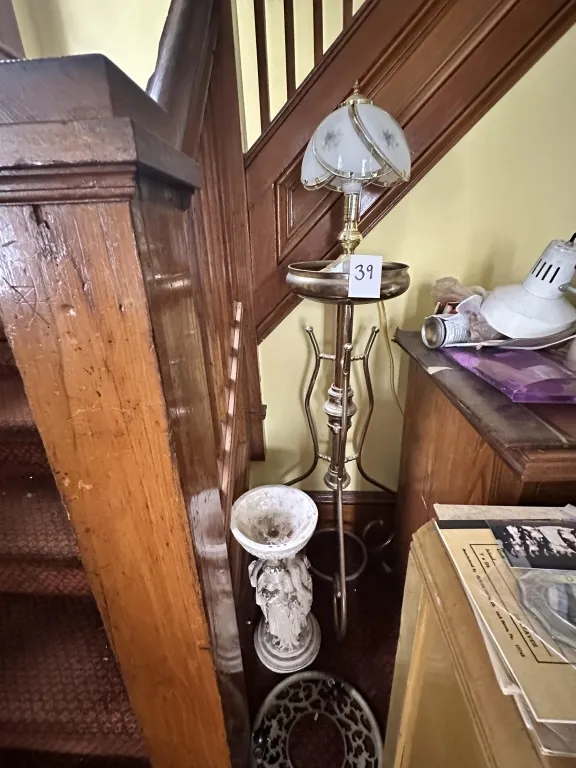Plant Stands from auction in Clifford , Pennsylvania — image 40