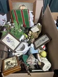 Mixed Box Lot of Giftware and Decor