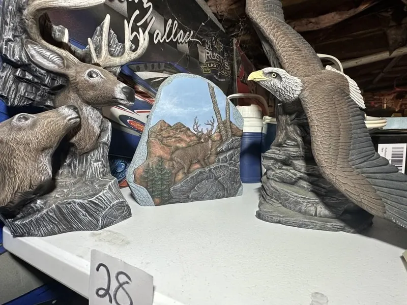 3 Piece Resin Wildlife Statues from auction in Clifford , Pennsylvania — image 27