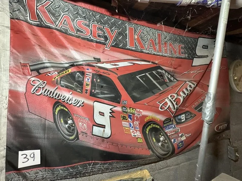2009 Kasey Kahne NASCAR Banner from auction in Clifford , Pennsylvania — image 38