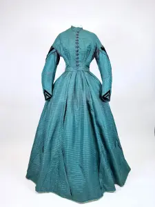 Celebrity & Museum Deaccession Fashion – Ryan Ricklis Auctions