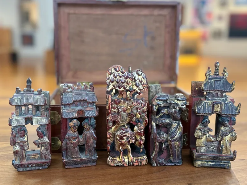 CHINESE FIGURATIVE PANELS IN CHEST from auction in Salem, Oregon — image 10
