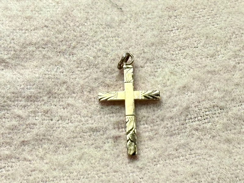 14K GOLD CROSS PENDANT from auction in Salem, Oregon — image 6