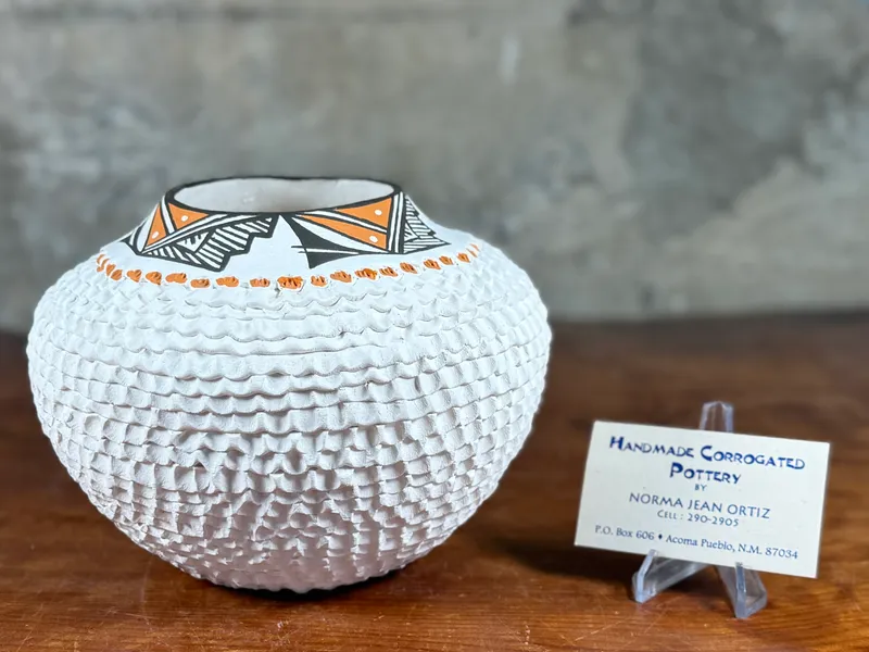 NORMA JEAN ORTIZ, CORRUGATED PINCH POT from auction in Salem, Oregon — image 11