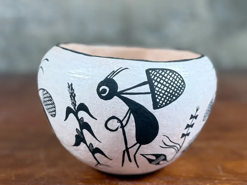 ACOMA FINE WALL POT WITH BUG DESIGN from auction in Salem, Oregon — image 23