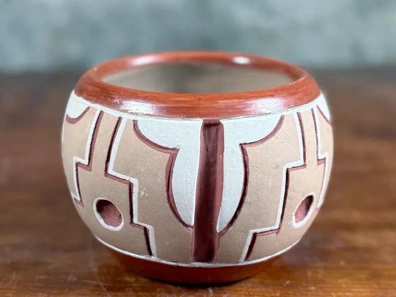 DOMINGUITA SISNEROS, SAN JUAN INCISED POT from auction in Salem, Oregon — image 31