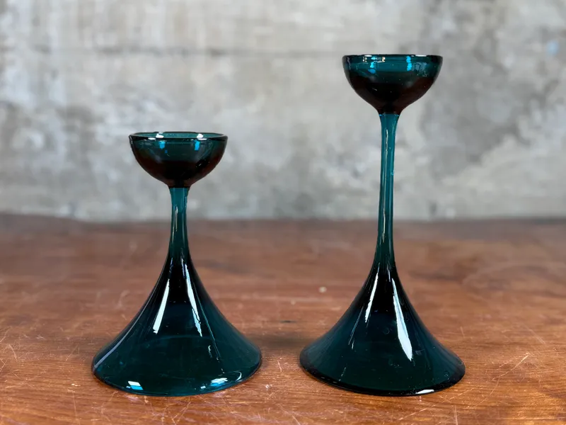 CARI ZALLONI, PAIR OF BLUE GLASS CANDLESTICKS from auction in Salem, Oregon — image 7