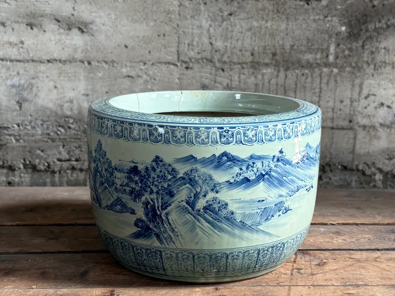 LARGE PORCELAIN VESSEL from auction in Salem, Oregon — image 24