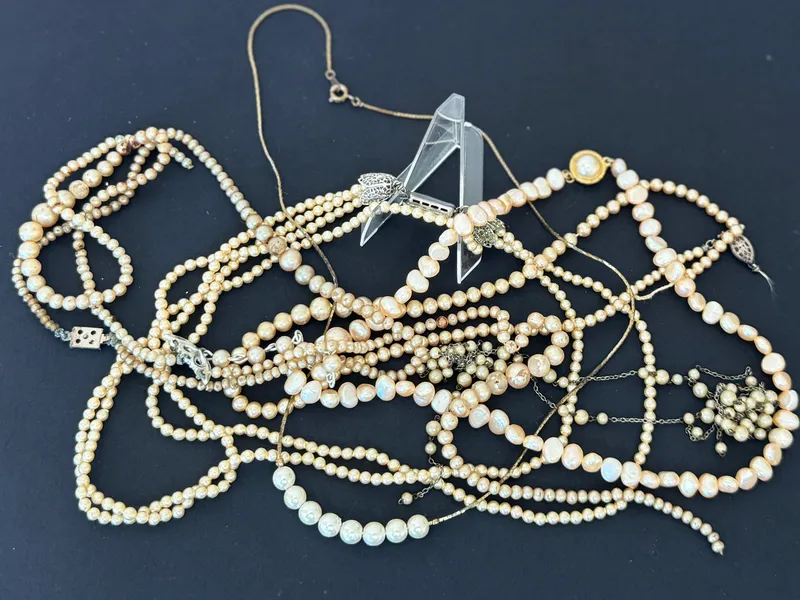 PEARL NECKLACE COLLECTION from auction in Salem, Oregon — image 22