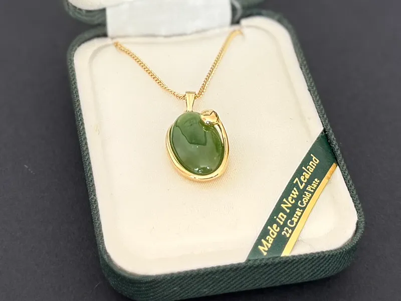 NEPHRITE JADE CABOCHON PENDANT ON 22K GOLD PLATE from auction in Salem, Oregon — image 34