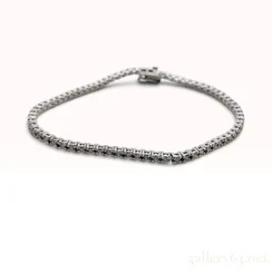 An 18KWG and 1.00ctw Natural Diamond Tennis Bracelet