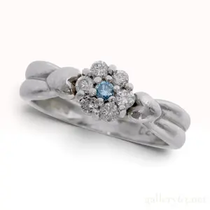 Pt900 Platinum 0.23ctw Natural Light Blue and White Diamond Floral Cluster Ring