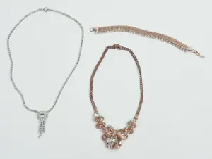 GROUP OF COSTUME JEWELRY.
