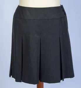 CHANEL BOUTIQUE SKIRT IN BLACK, SIZE 44.