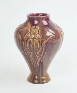 UNKNOWN ART POTTERY VASE, ARTS AND CRAFTS