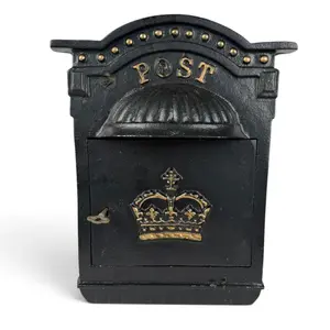 Cast-Metal Royal Post Wall Mailbox