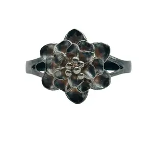 Sterling Flower Ring Sz 7