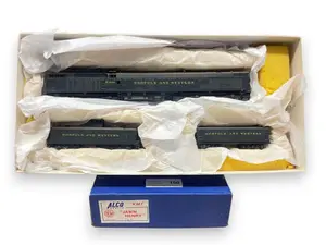 Modern Trains, HO Brass, Boats & Model Kits — image 1
