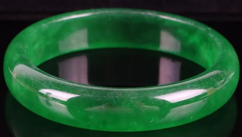 B+C GRADE GREEN JADE HOLOLITH BANGLE GIA CERT from auction in Tallahassee, Florida — image 20
