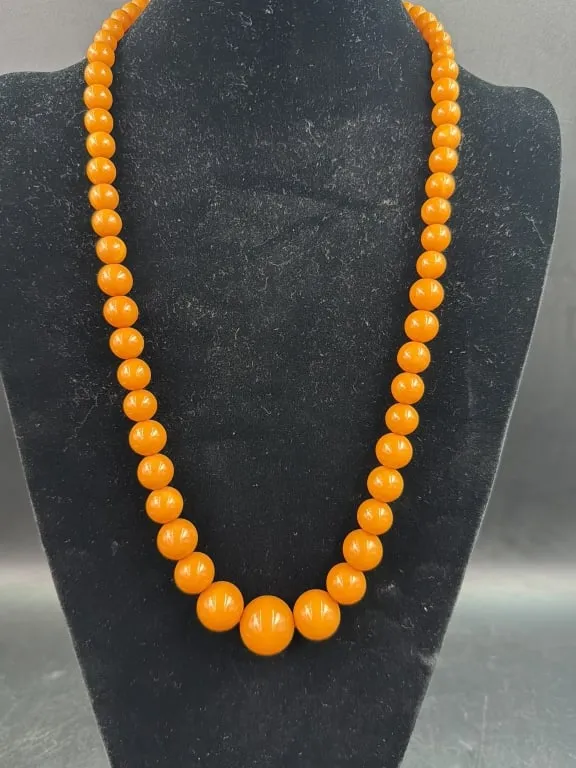 Awesome Butterscotch Bakelite Necklace from auction in Orange Cit y, Florida — image 6