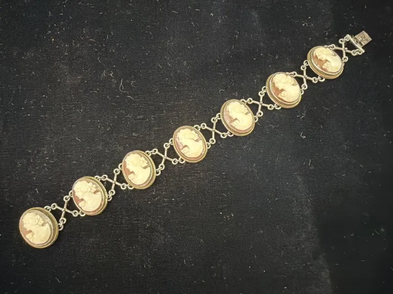 Vintage Cameo Bracelet from auction in Orange Cit y, Florida — image 28