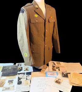 SCARCE WWII 5th Div. Correspondent Coat & Archive