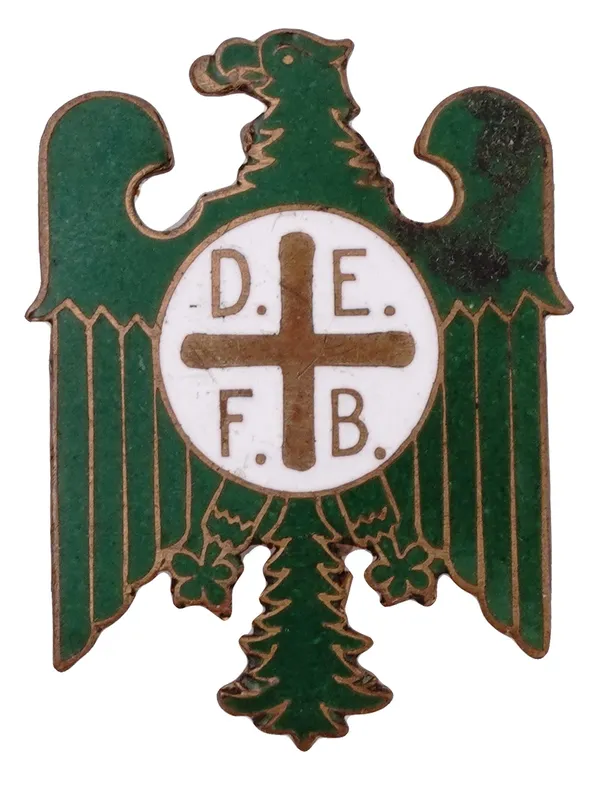 A 1915 GERMAN PROTESTANT WOMENS ASSOCIATION (DEUTSCHER EVANGELISCHE FRAUENBUND) PINBACK from auction in New York, New York — image 42