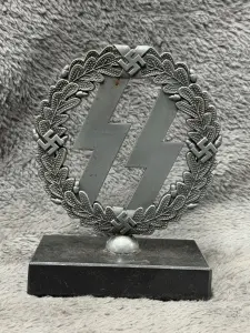 Military Sale: WW2 German & Civil War – Rare Treasures