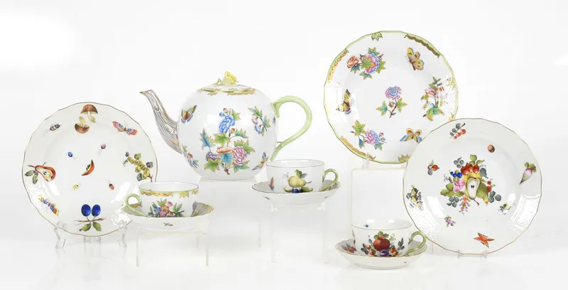 Ten Pieces of Hand-Painted Herend Porcelain Tablewares in "Queen Victoria" and "Fruit & Flower" from auction in Pineville, Pennsylvania — image 18