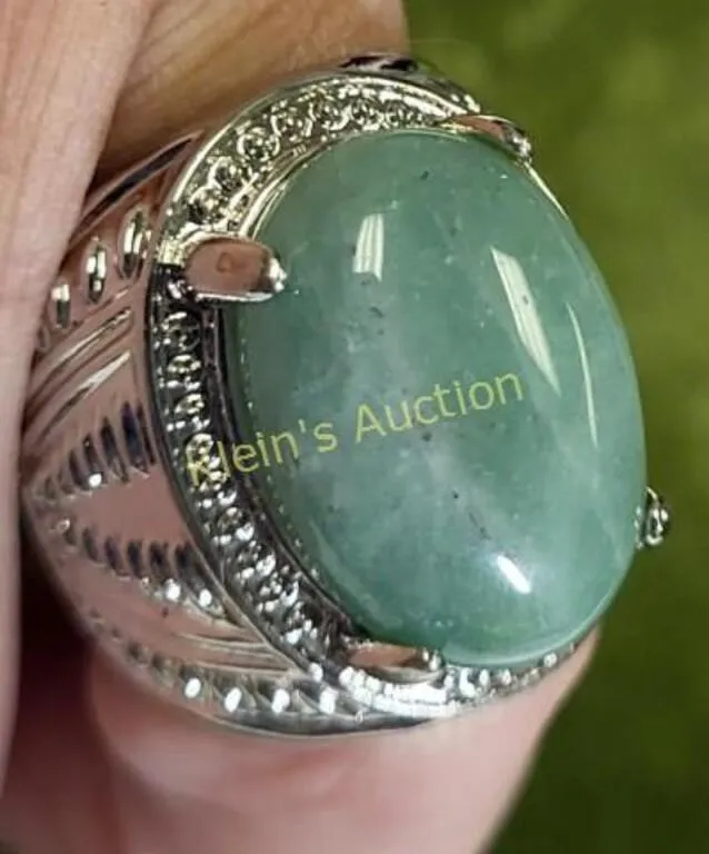 jadeite & silver tone cabochon ring         from auction in wilmington , North Carolina — image 10