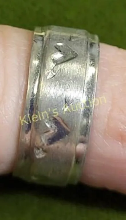 sterling silver band heart ring sz 5 1/4 from auction in wilmington , North Carolina — image 31