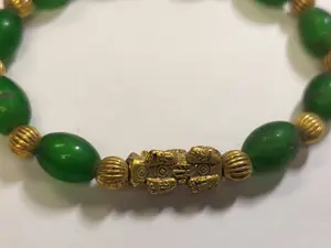 Pair of jade vtg bracelets one size