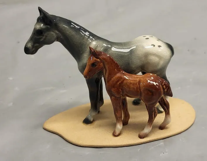 hagen renaker appolosa mare & foal horse on base from auction in wilmington , North Carolina — image 23