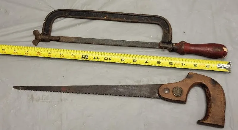 2 vtg saws cast iron hacksaw #9 stars & disston keyhole jaw saw from auction in wilmington , North Carolina — image 44