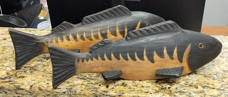 vtg hand carved & decorated wood fish 2 x bid from auction in wilmington , North Carolina — image 23