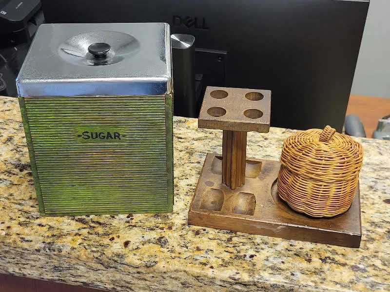 vtg sugar mid century & pipe stand w/basket from auction in wilmington , North Carolina — image 27