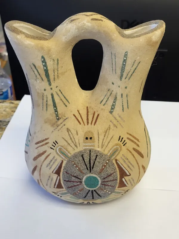 native american double spout wedding vase  from auction in wilmington , North Carolina — image 47
