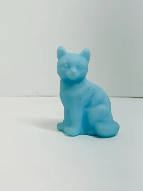 FENTON BLUE SATIN CAT from auction in BETHESDA, Ohio — image 32