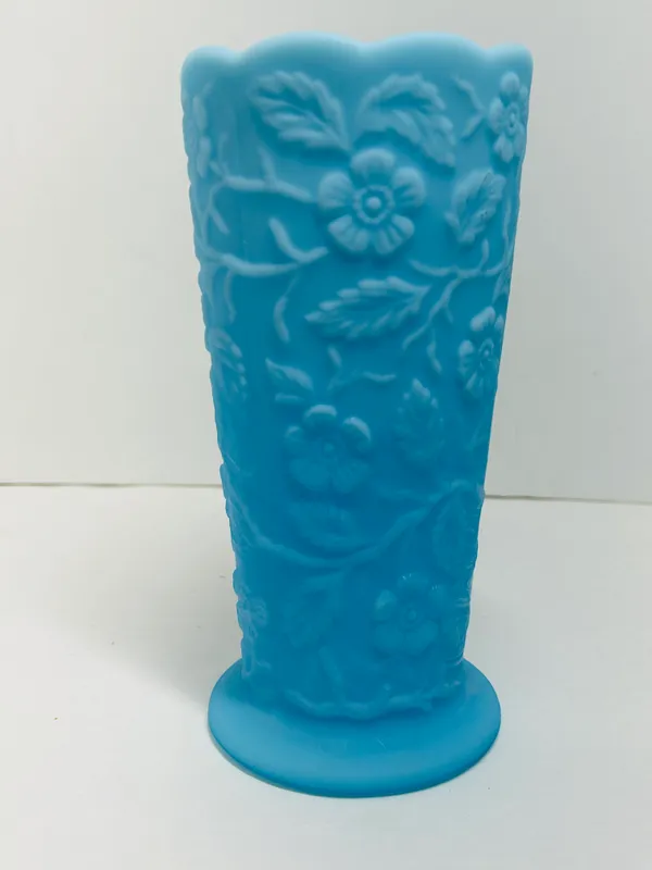 FENTON BLUE SATIN VASE from auction in BETHESDA, Ohio — image 38