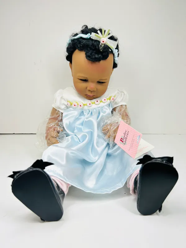 PARADISE GALLERIES VINYL JASMINE DOLL, 2007 from auction in BETHESDA, Ohio — image 12