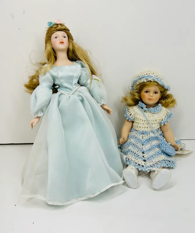AVON CINDERELLA AND PORCELAIN DOLLS, 1980S from auction in BETHESDA, Ohio — image 19