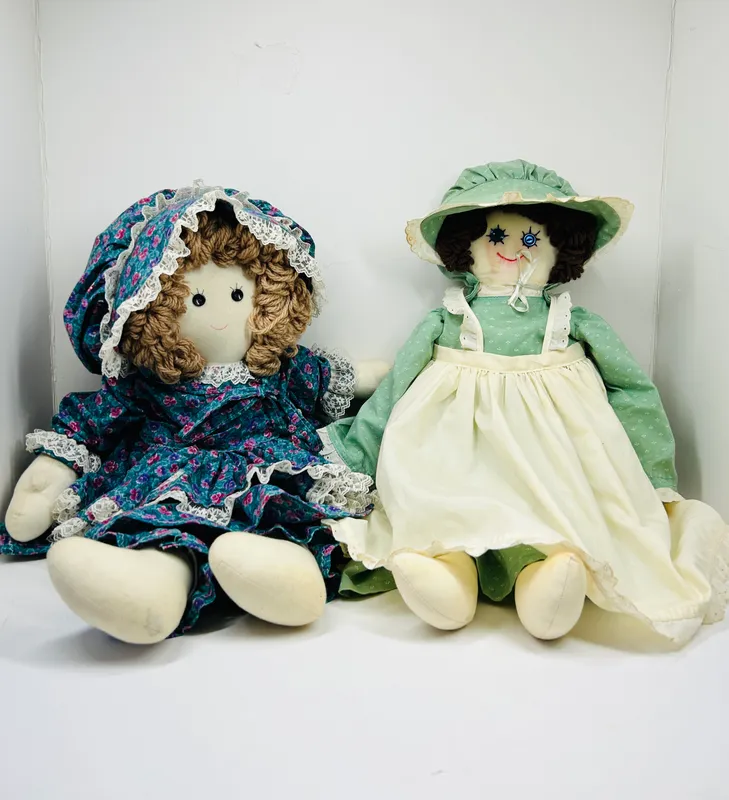 PAIR PRAIRIE STYLE CLOTH DOLLS, CIRCA 1980 from auction in BETHESDA, Ohio — image 23