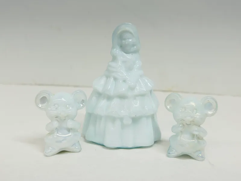 WHITE BOYD FIGURINES (3) from auction in BETHESDA, Ohio — image 20