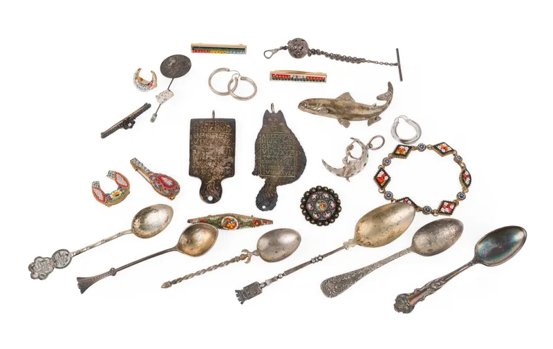Eight Italian Micro Mosaic Jewelry Items from auction in Bloomfield, New Jersey — image 38