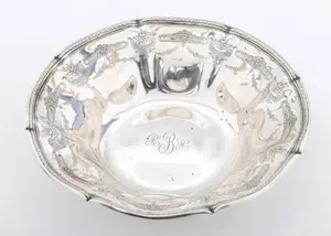 A LARGE STERLING SILVER BOWL "REGENCY" BY TOWLE
