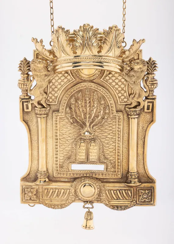 A STERLING SILVER TORAH SHIELD BY MICHAEL STRAUSS SILVERSMITH. Portugal from auction in woodmere, New York — image 9