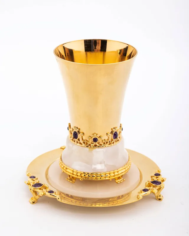 A PARCEL GILT STERLING SILVER AND WHITE ONYX KIDDUSH CUP AND UNDERPLATE. Davidoff from auction in woodmere, New York — image 39