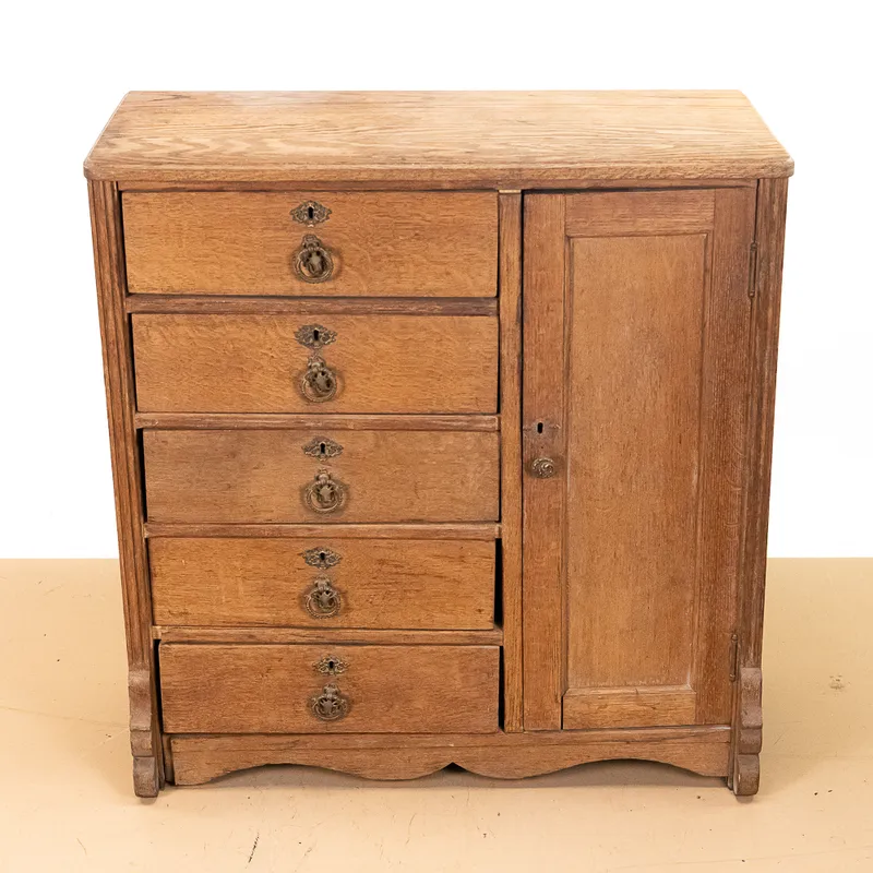 Hawthorne & Sheble Oak Phonograph Cabinet from auction in Union, Illinois — image 39